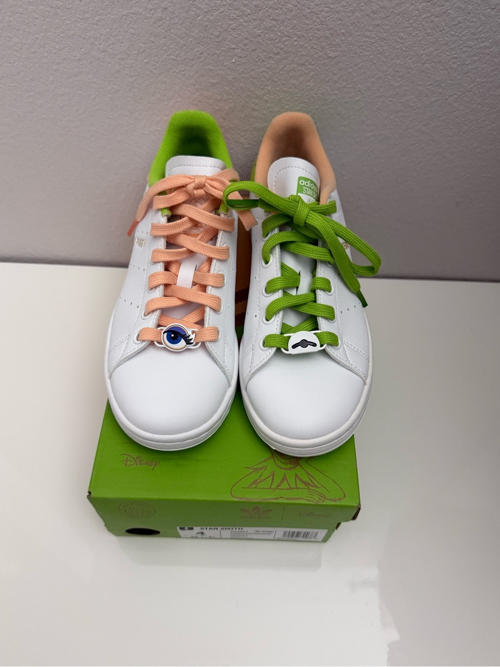 Adidas Stan Smith x Disney Miss Piggy and Kermit